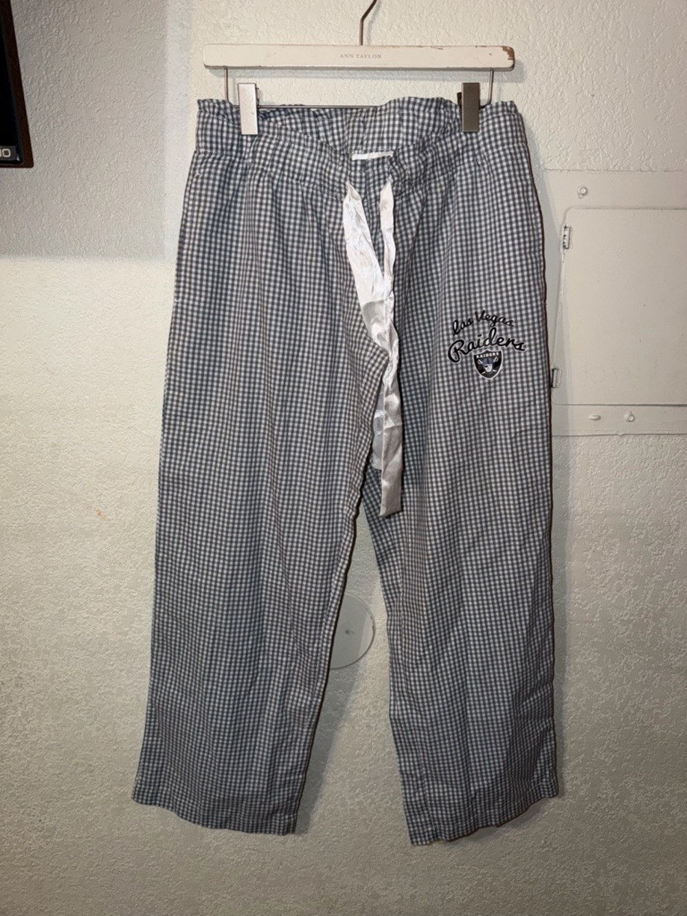 Woman’s M lounge pants